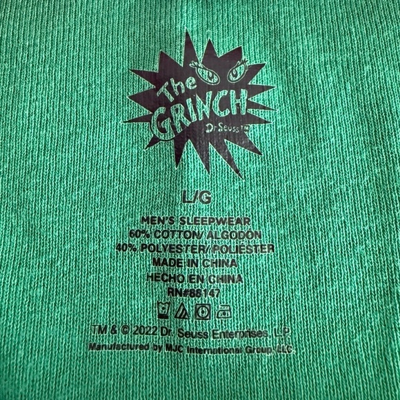 Dr. Seuss The Grinch Green and Red Long Sleeve Sleep Tee - Picture 5 of 6